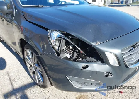 2012 Volvo S60 T6/T6 R-Design из США, поврежденный, VIN YV1902FH9C2114789
